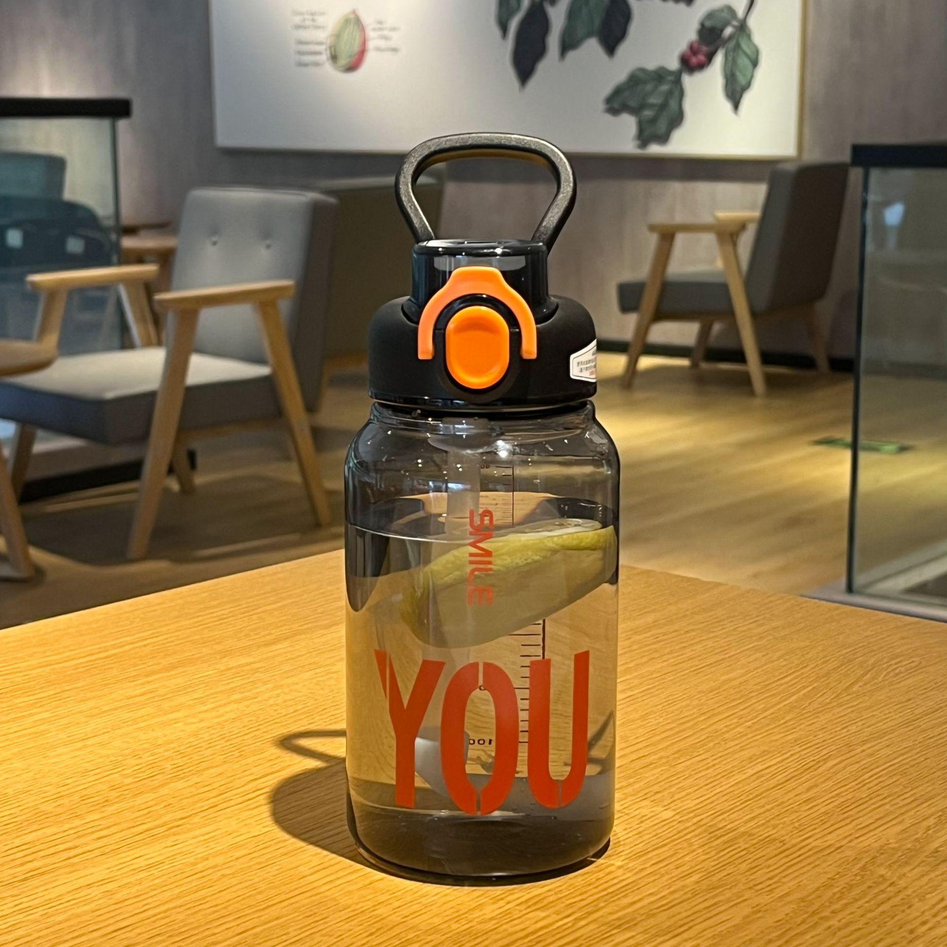 

High-value men s and women s sports water cups, portable anti-drop, high-temperature resistant plastic cups, summer simple and small student cups 600ml чёрный