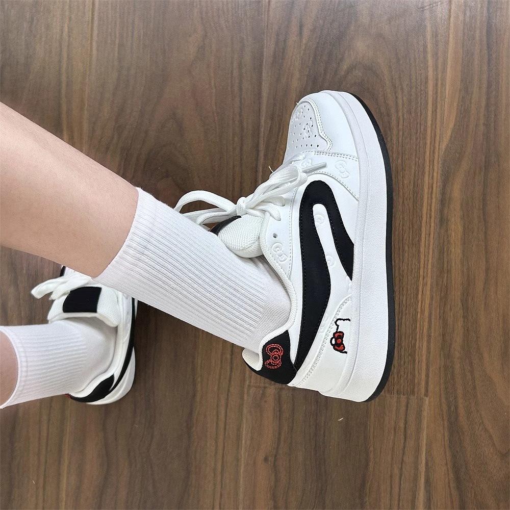 New niche design sense trend casual street shot versatile skateboard shoes women's retro Harajuku bread shoes