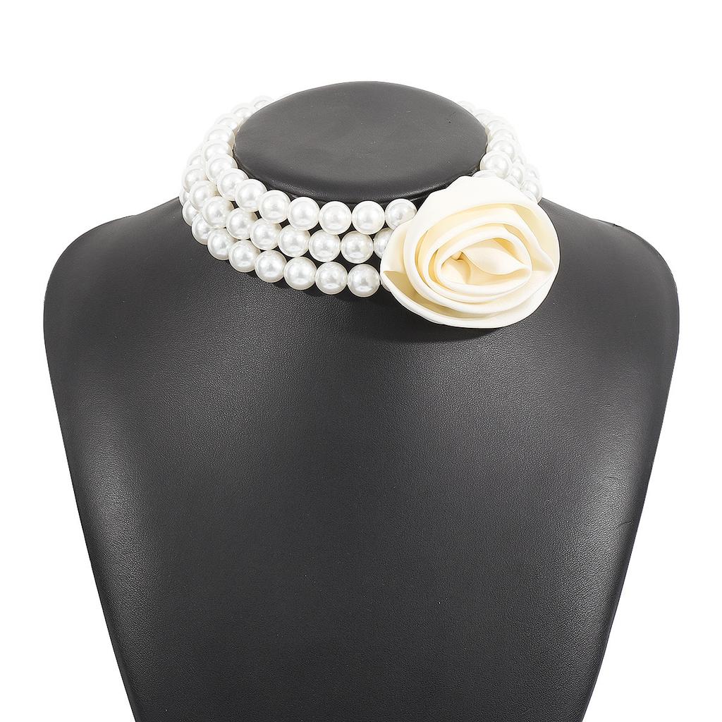 French retro romantic Hepburn style pearl necklace, fresh and sweet rose banquet necklace