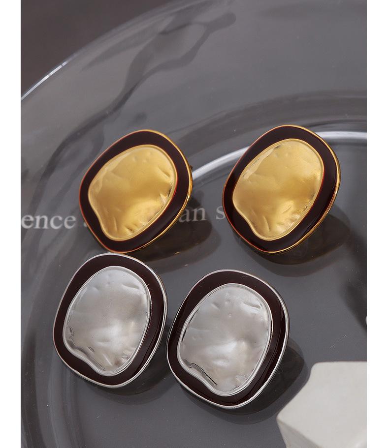 French Retro Oval Earrings: 18K Gold-Plated Titanium Steel, High Quality Fashion Accessory