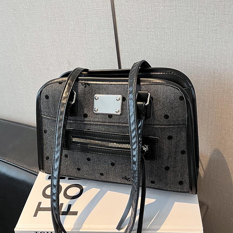 

Retro large-capacity underarm bag women s bag 2025 new simple shoulder double shoulder dual-purpose bag, briefcase tote bag