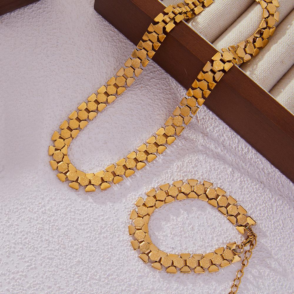 Europäisches & Amerikanisches Geometrisches Patchwork Klobiges Armband & Halsketten-Set, 18K Vergoldeter Titanstahl, Nicht Verblassend, Übertriebener Stil.