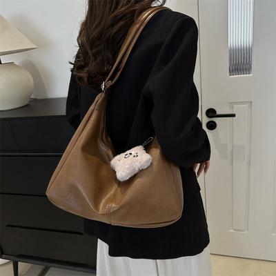 Large Capacity Beautiful Personalized Dumpling Bag Retro Tote Bag Women Commuter Underarm Fashion Crossbody Simple Shoulder Bag