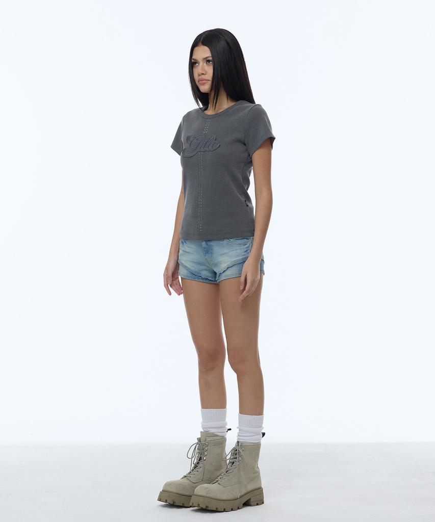 Gillaakaibeu Stud Patch Logo Dyed Crop T-Shirts_Charcoal