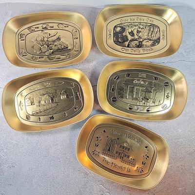 Outdoor Camping Fruit Plate Heavy Duty Vintage Tinplate Fruit Dish Multi-purpose Treats Candies Desserts Snacks Serving Tray