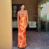PFO Europäischer und Amerikanischer Stil Tube Top Rock Enganliegende Taille und Dünnes Bedrucktes Kleid Temperament Urlaubsstil Langes Kleid