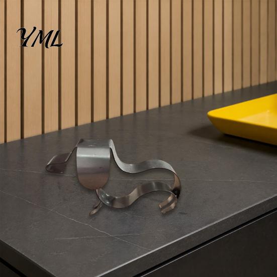 Sturdy Metal Dog Figure Rustic Dachshund Garden Statue, 3D Sculpture, Weatherproof Artistic Patio Decoration Decor for Lawn Yard Porch Table,