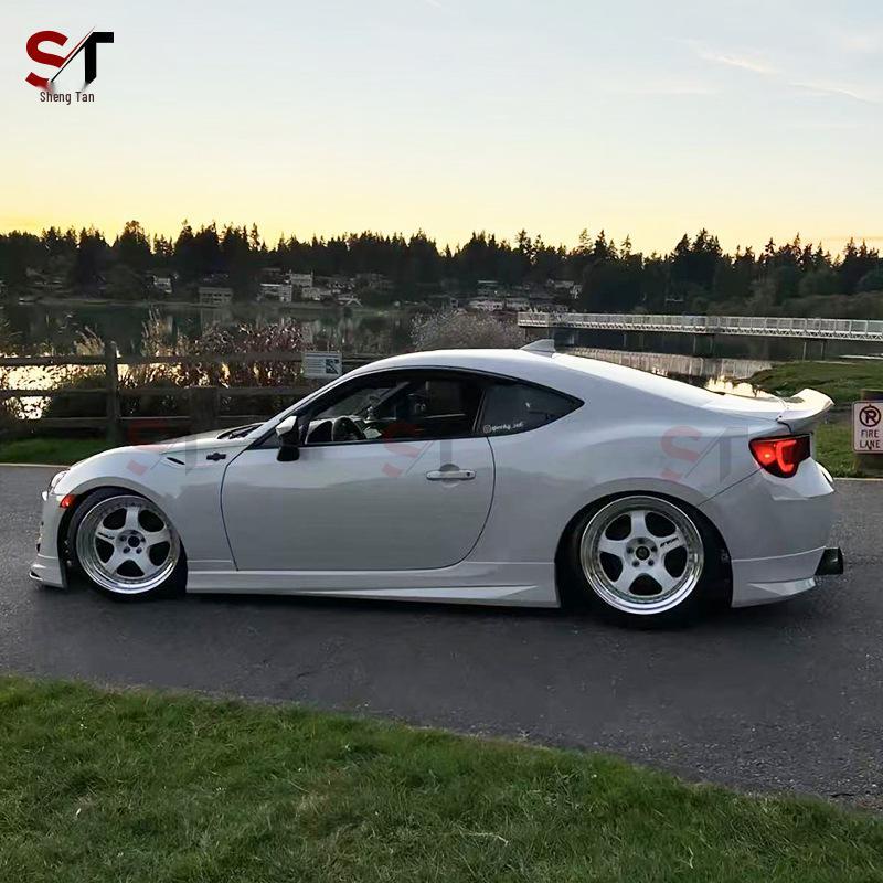 Toyota GT86 Front Lip, Side Skirts, Rear Bumper Corners: PP Body Kit & Diffuser.