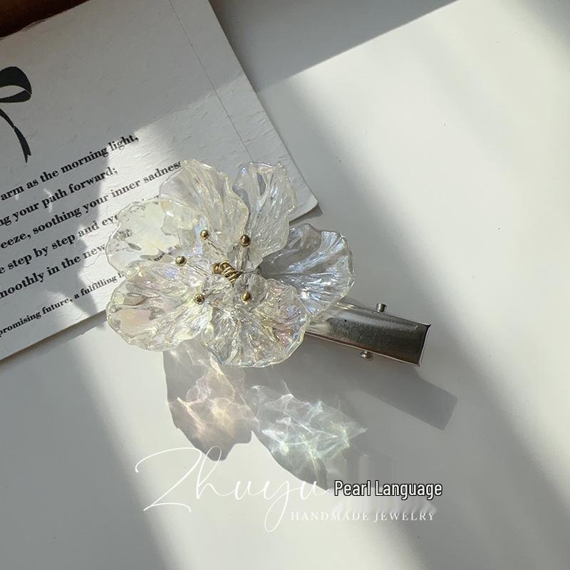 Dreamy Transparent Flower Hair Clip – Girlish Heart Twist for Buns & Half-Tied Styles.