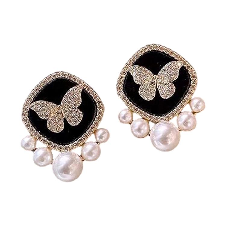 Trendy Geometric Pattern Earrings Sparkling Rhinestones Pendant Earrings Comfortable Leather Texture Suitable for Ladies