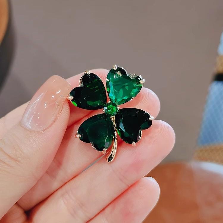 23 Green Zircon Four-Leaf Clover Brooch: Women's High-End Suit Coat Corsage Pin