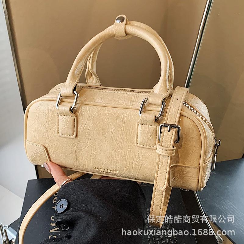 This Year's Popular Small Bag Women's 2025 New Summer Leisure Niche Design Messenger Bag Portable Pillow Bag
