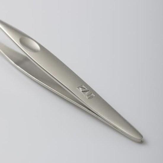 KAI Groom Slanted Tweezers Silver Notch Eyebrows Made Japan HC3043