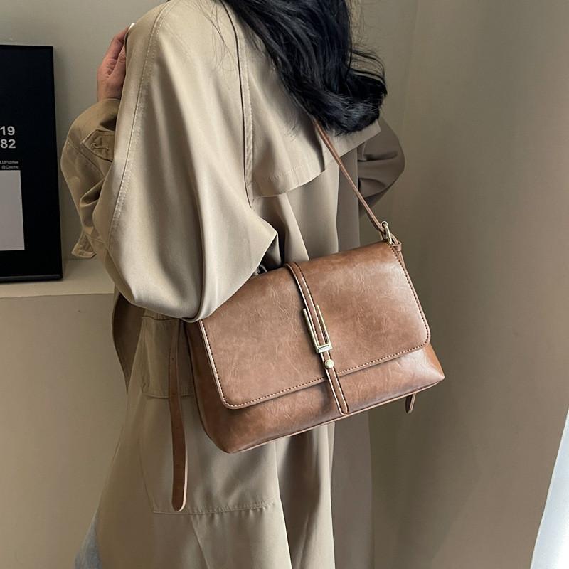 IELGY Ladies Messenger Bag Retro Fashion Simple Shoulder Armpit Bag