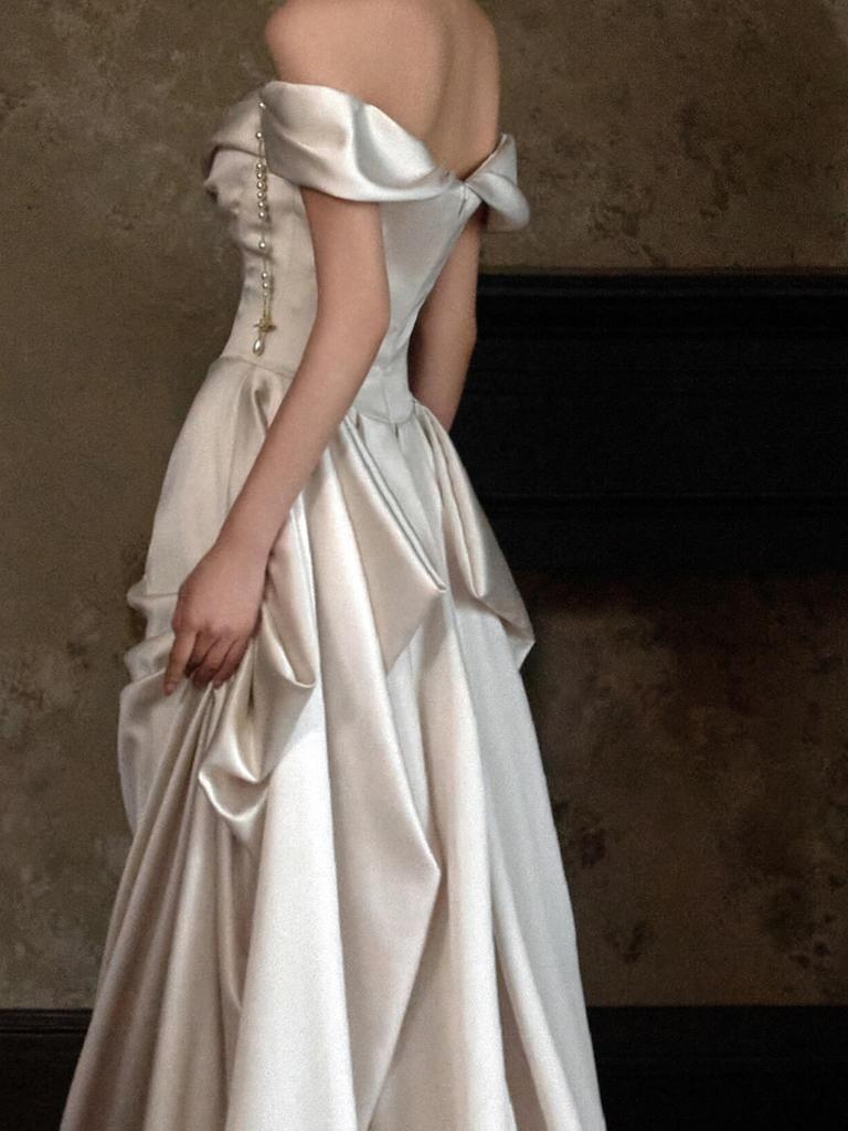 Elegant White Satin One-Shoulder Wedding Dress with Train Bridal Gown for Wedding Reception And Engagement Simple Style Long ...