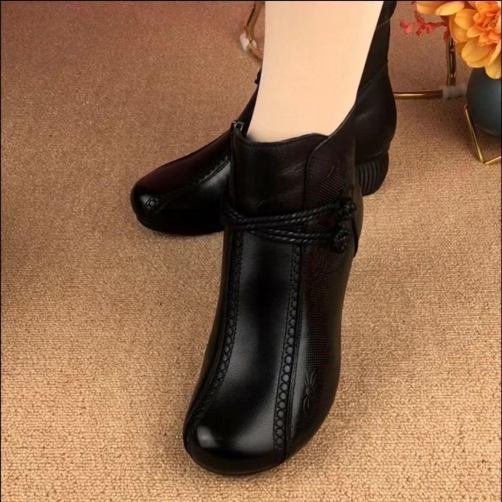 Short Boots Women's Autumn 2025 New Fashionable, Comfortable and Wear-resistant Versatile Niche Retro Style Round Head Real Height-increasing Boots