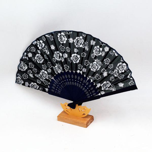 Fragrant folding fan summer cool wooden fan Chinese style small business gifts Fragrant folding fan summer cool wooden fan Chinese style small business gifts
