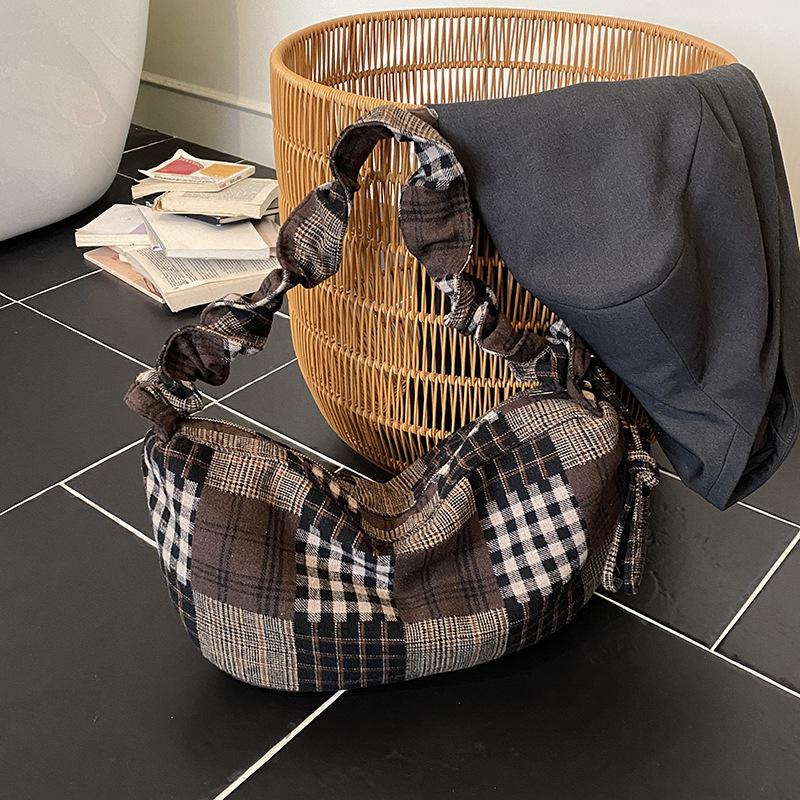 2025 Autumn New American Retro Messenger Bag Women's Plaid Shoulder Bag Niche Fashion Girl Dumpling Bag
