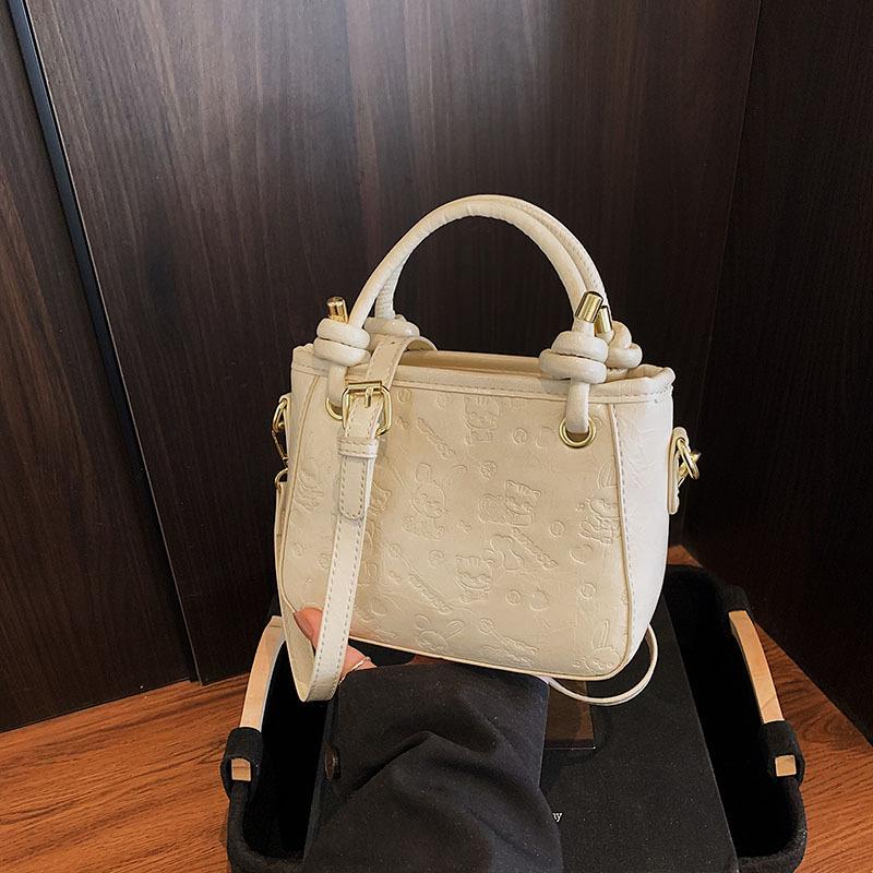 

High-end women s bags, new spring and summer fashion season, shoulder messenger bag, small square bag. белый