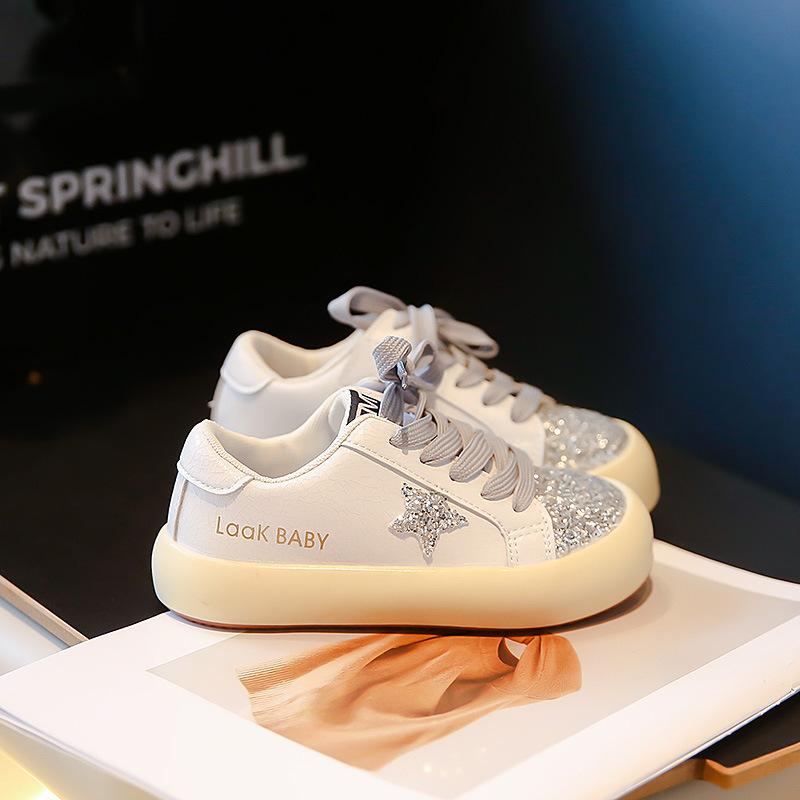 

Children s low-top board shoes 2025 spring and autumn new boys shoes girls sports shoes five-star medium and older children s sequined single shoes 26