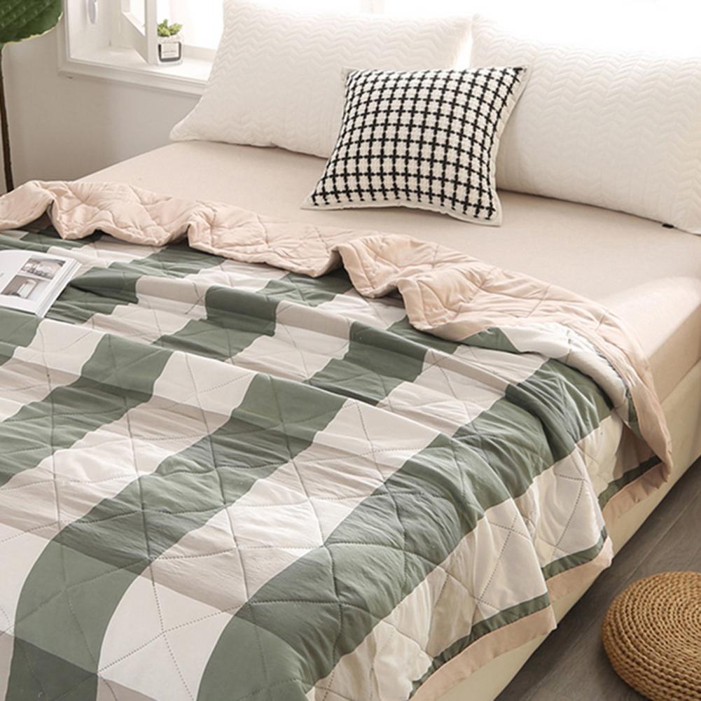 Polyester Quilt Summer Quilt Breathable Lightweight Comforter Soft Queen Blanket For Summer Machine Washable Skin-Friendly