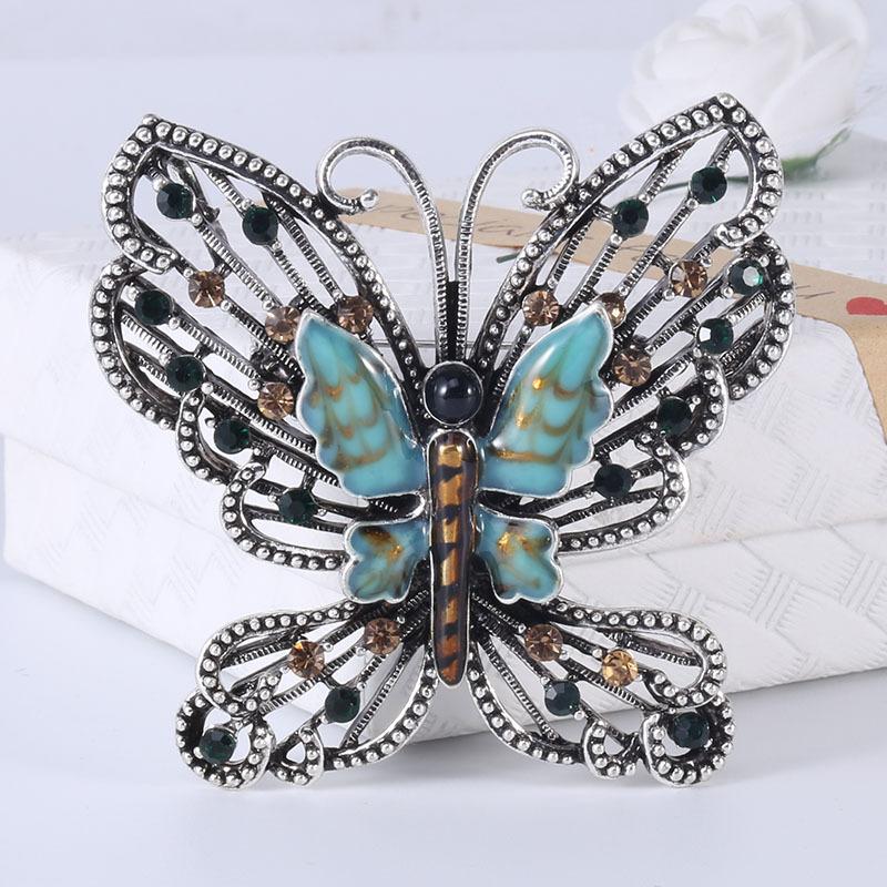 

Ретро-сплавная брошь в виде бабочки с полым бриллиантом, высококлассные аксессуары для одежды, булавка для корсажа зелёный