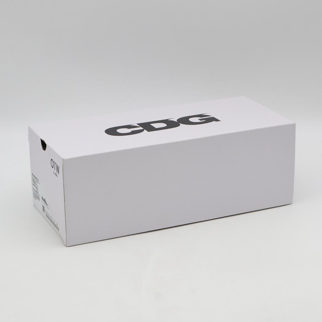 VN000EEUUY6 CDG (COMME des GARCONS) Ein OTW by Vans Authentic Weiß (Herren)