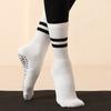 Einfarbige Yogasocken aus Baumwolle bis zur Mitte der Wade, rutschfeste Sportsocken mit Silikonunterseite, für Damen, für Indoor-Fitness, Trampolin, Tanz, Pilates