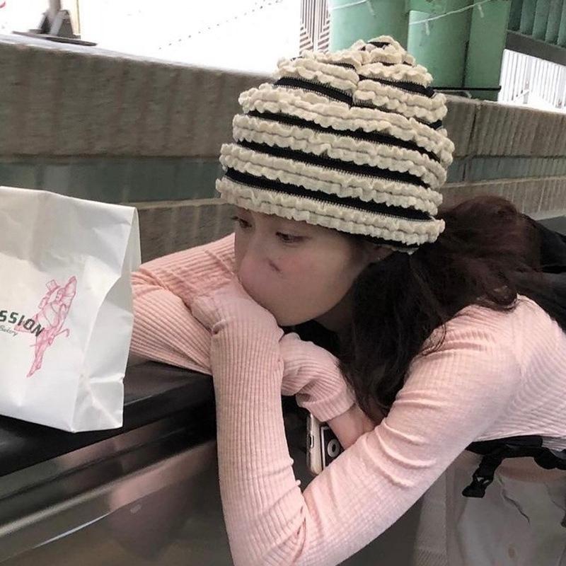 

Striped Lace Black and White Stitching Soft Top Cold Hat Versatile Breathable Toe Cap