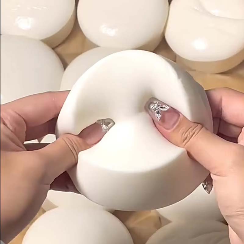 Taba Squishy Joghurtkuchen Brot Quetschspielzeug Weich Stress Langsam Aufgehend Sensorisches Fidget Spielzeug für Erwachsene Entspannende Geschenke