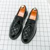 Fashion British Style Men's Shoes Luxury Brand Slip On Casual Shoes Tassels Design Leather Formal Shoes Wedding Loafers Mocassins Hombre