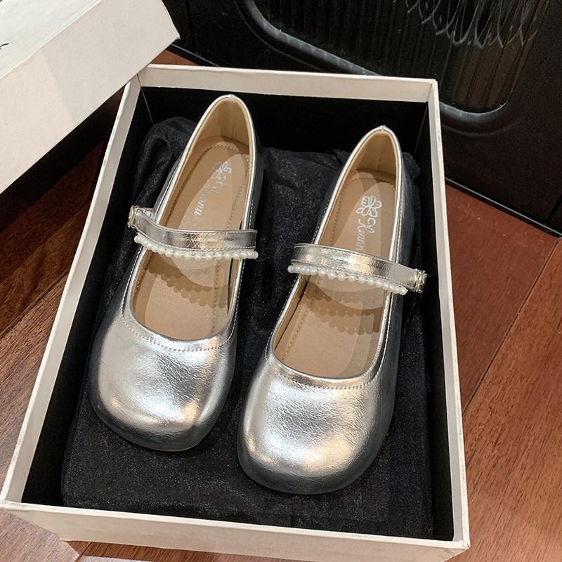 Flat bottom light mouth low heel Mary Jane single shoes women's 2025 summer new French beautiful pearl with skirt small leather shoes
