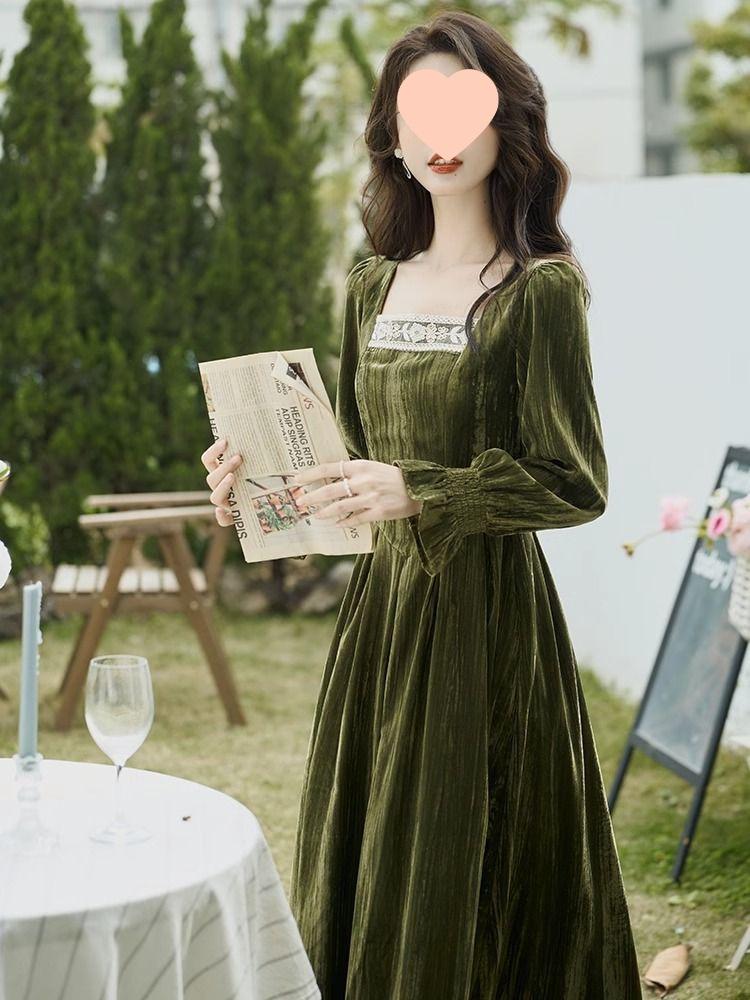 2025 Francouzské Retro Sametové Šaty se Čtvercovým Výstřihem a Dlouhým Rukávem pro Ženy - Elegantní Podzimní/Zimní Pohádkový Design