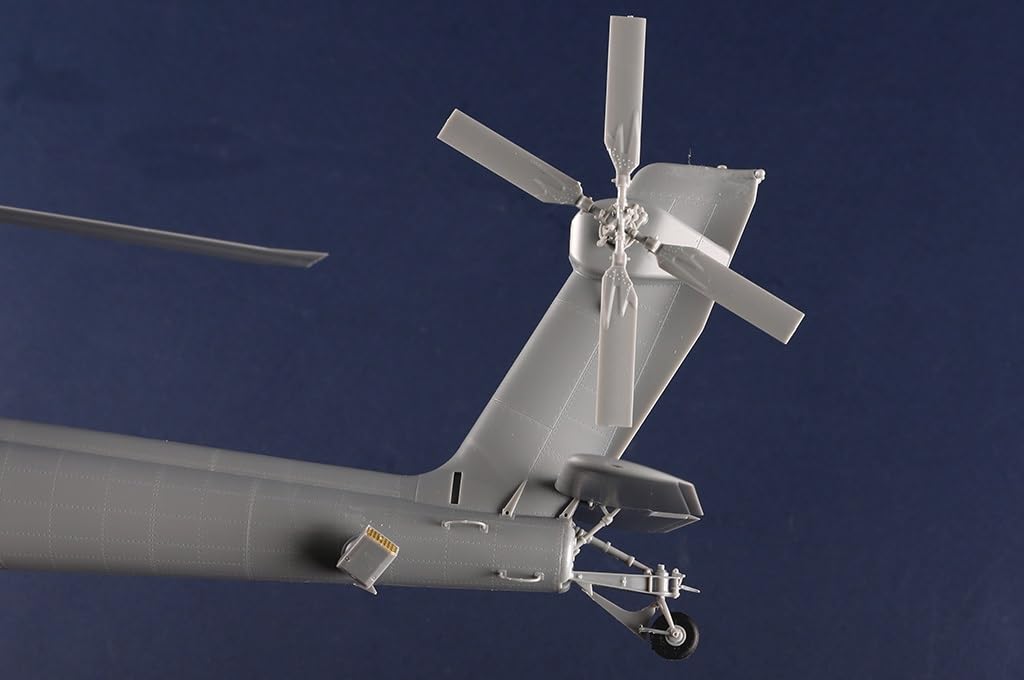 Trumpeter scale American Apache Early Model Plastic Model Kit 05114 1/35 AH-64A