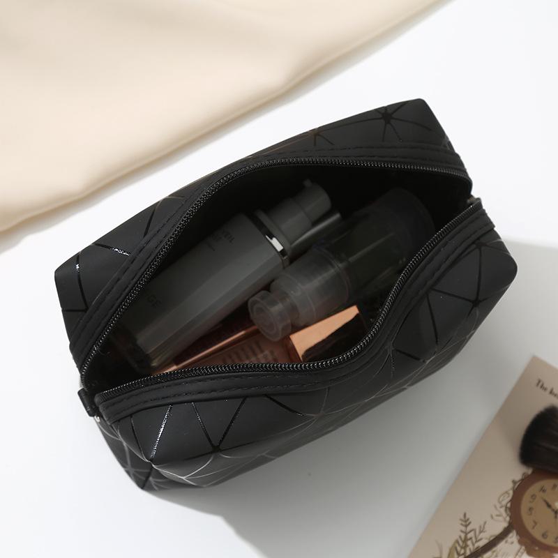 Wangdins Geometric Plaid Black Makeup Bag - Simple, Portable Cosmetic Storage for Women