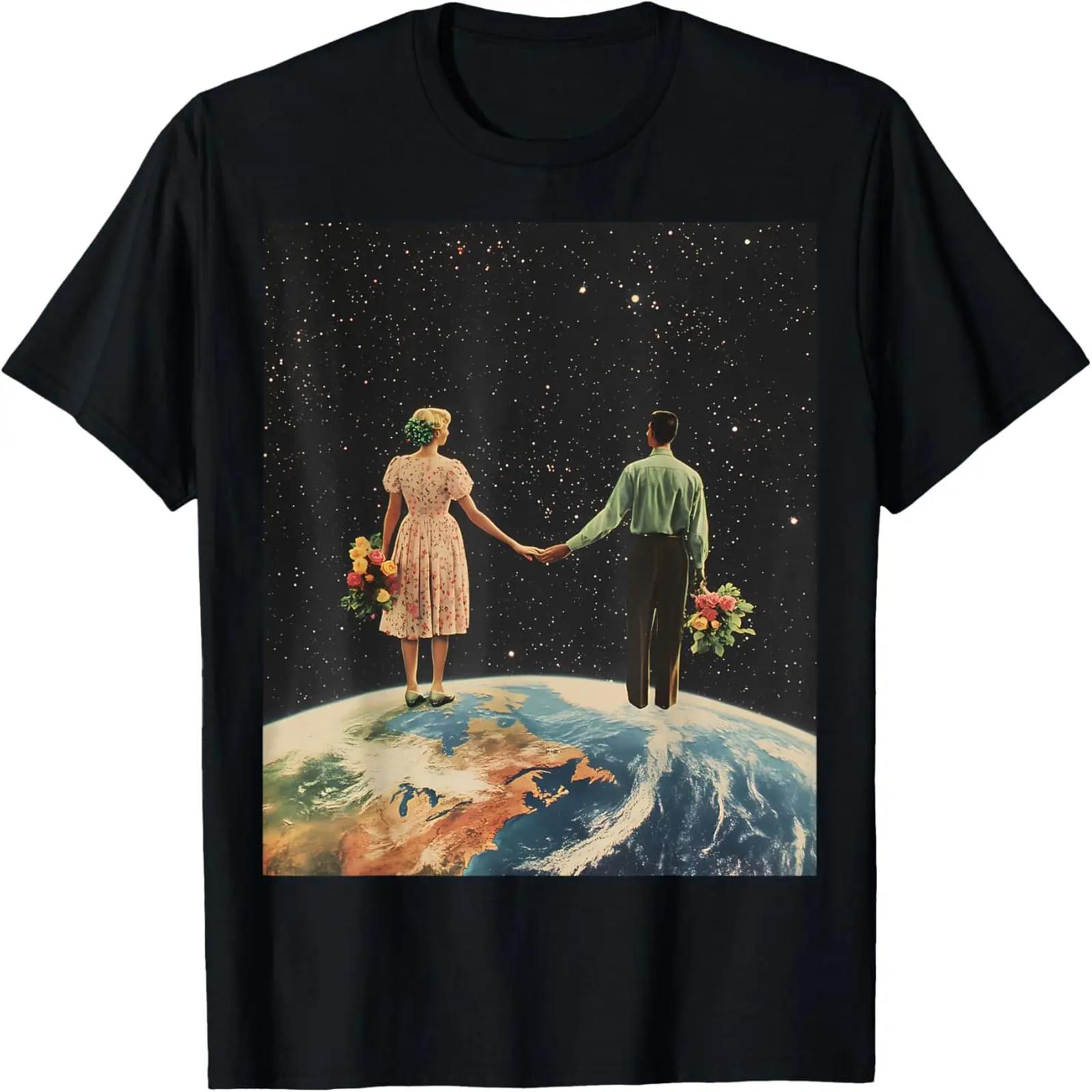 

Vintage Romantic Couple in Space Aesthetic Graphic Tee T-Shirt XXXXXL чорний
