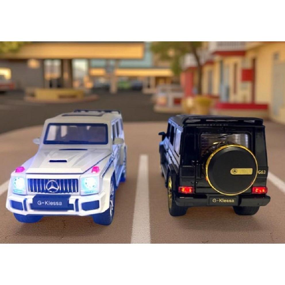 Mercedes-Benz G-Wagen 1:24 Scale Diecast Model Car - Black