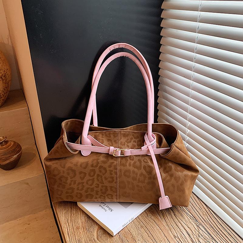 Large capacity tote bag women's new retro high-end leopard print fashion versatile shoulder armpit bag