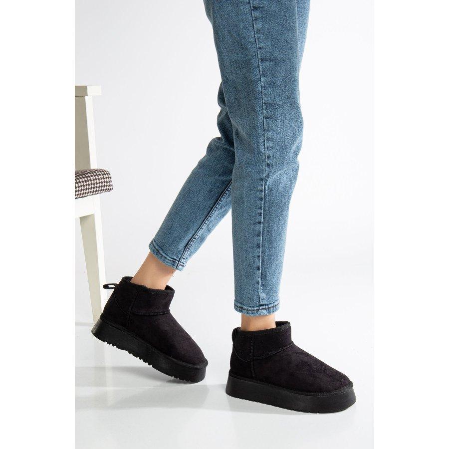 Women's Thick Soled Faux Fur Lined Casual Boots