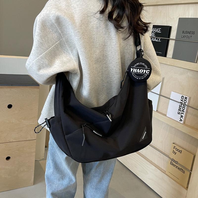 

2024 Versatile Large-Capacity Crossbody Tote for Women & Men - Ideal for Commute, Fitness, and Travel Outings чорний