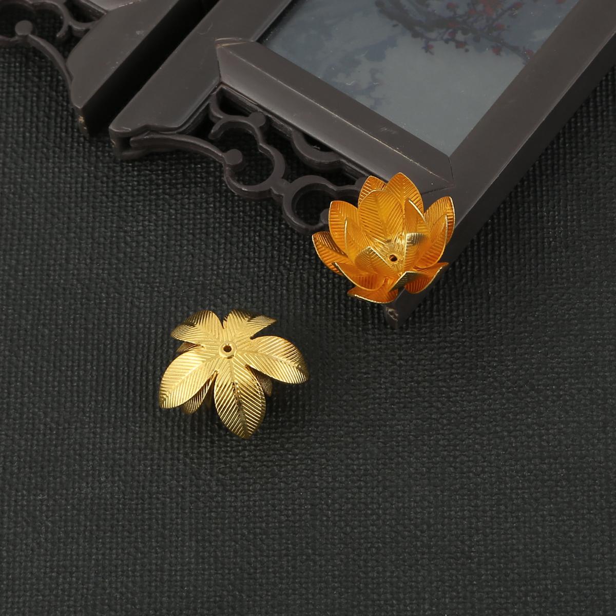 

Покрытие цветок лотоса свободные проставки из бисера колпачки конусные бусины колпачки филигрань для самостоятельного поиска ювелирных изделий 26×12mm 2pcs золотой