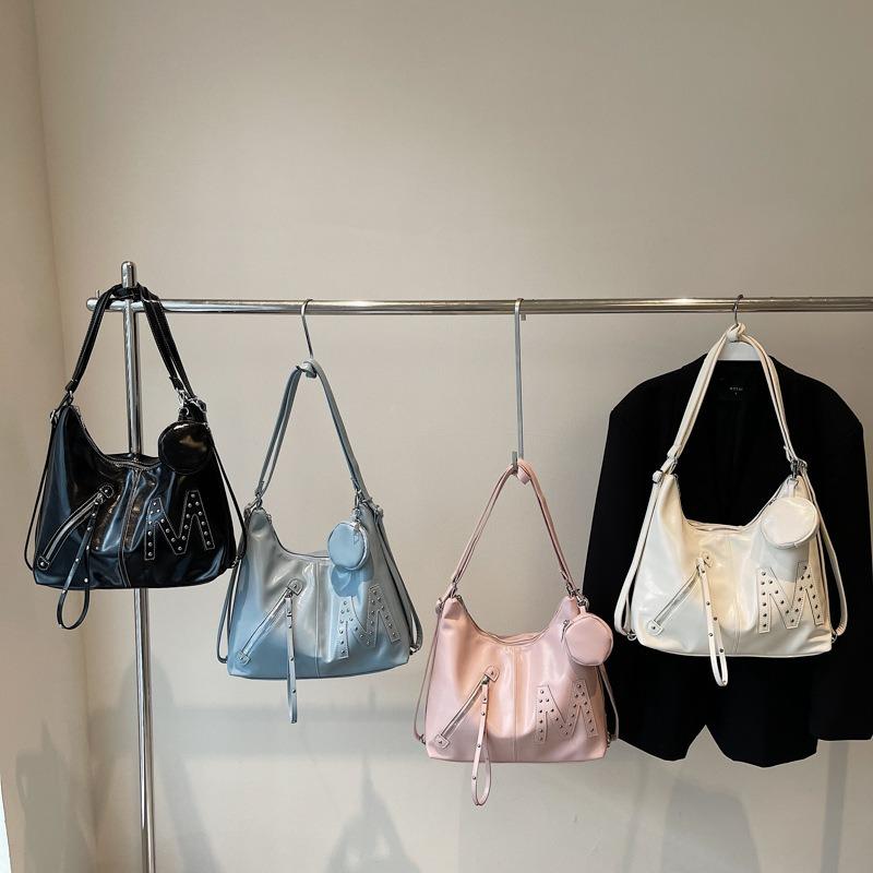 Premium retro bag women's large-capacity new winter niche retro shoulder messenger bag commuter tote bag