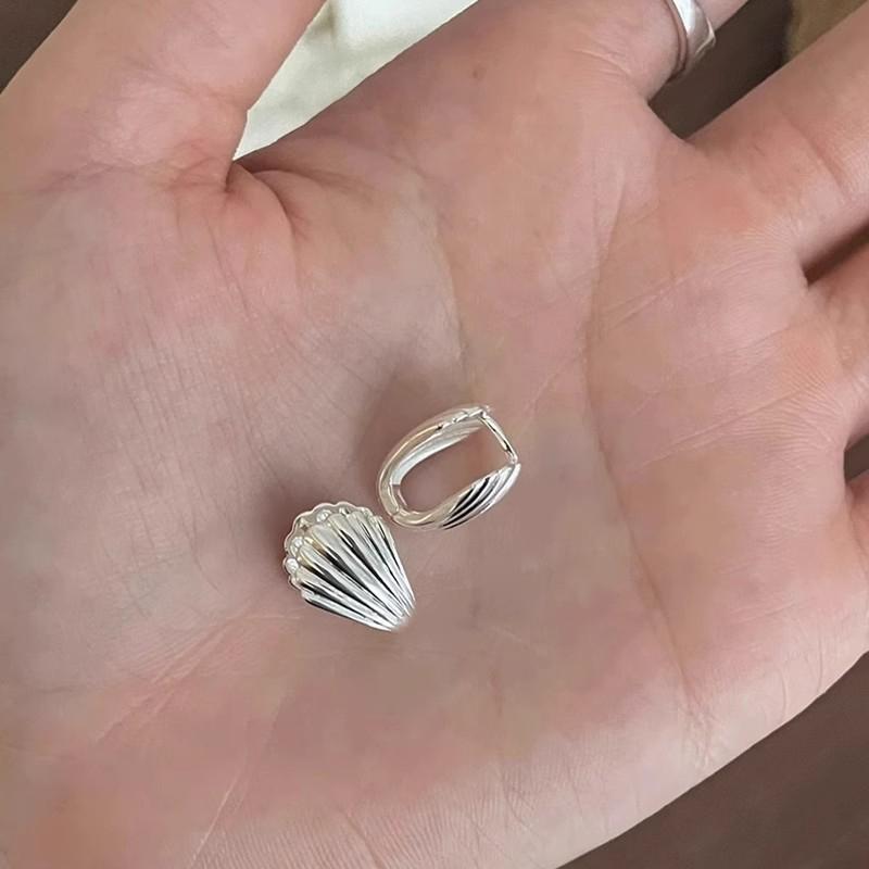 1pár malých vějířových náušnic ve tvaru mušle Advanced Sense pro ženy Dívčí jemné šperky Minimalistické doplňky Dárky