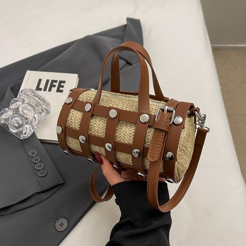 Today's popular woven hollow pillow bag trend rivet fashion casual portable messenger women's bag shoulder bag