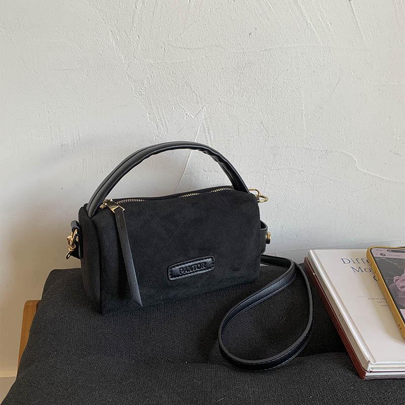 Simple Faux Suede Texture Crossbody Bags Women s Temperament Fashion Letter Commuter Shoulder Bag Korean Version Casual Handbags чёрный