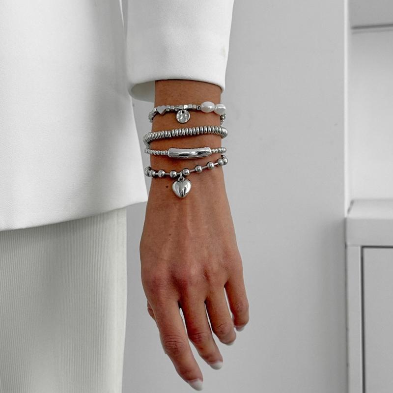 Stylish Stretch Comfort Fit Simulated Pearls Bead Bracelet Featuring Heart Charm for Gift and Fashion Accessory