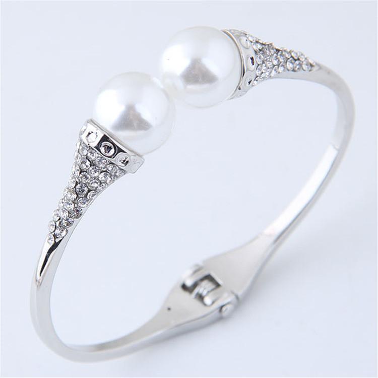 Stylish, Simple and Elegant Pearl Personality Women's Open Bracelet, Metal Sparkling Rhinestone Jewelry