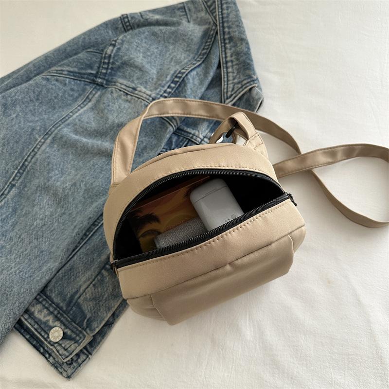 Lightweight nylon cloth 2025 autumn and winter popular new trendy shell bag women's versatile casual shoulder messenger mobile phone bag