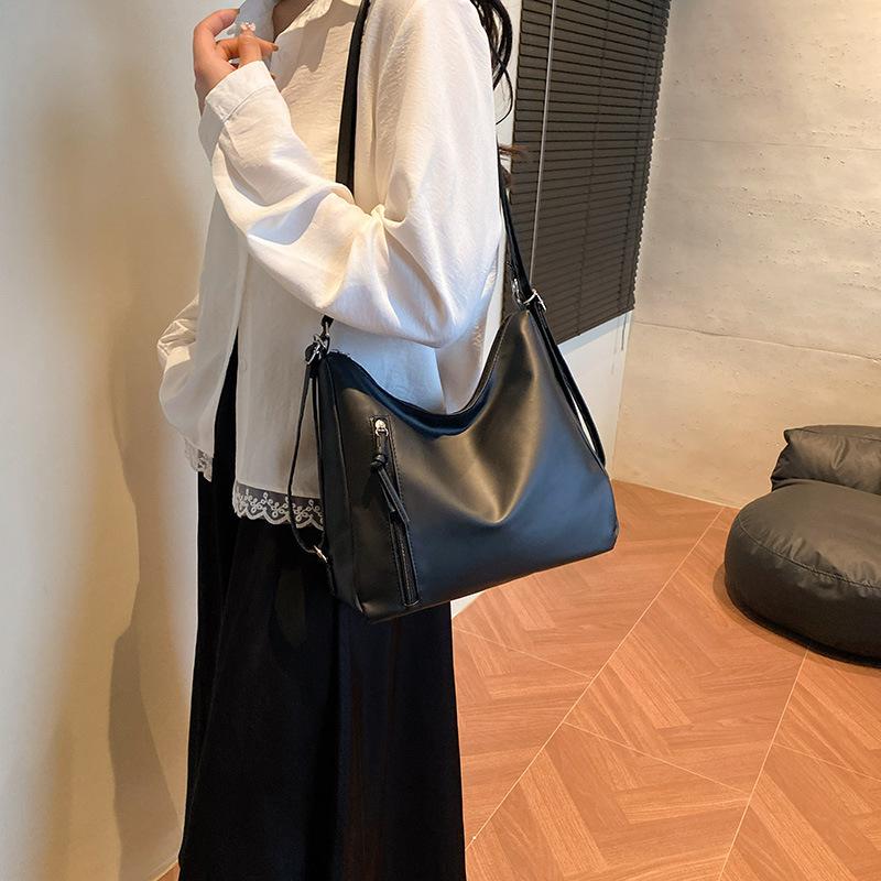 College style large capacity armpit bag 2025 new fashion versatile single shoulder oblique span women's bag casual retro backpack