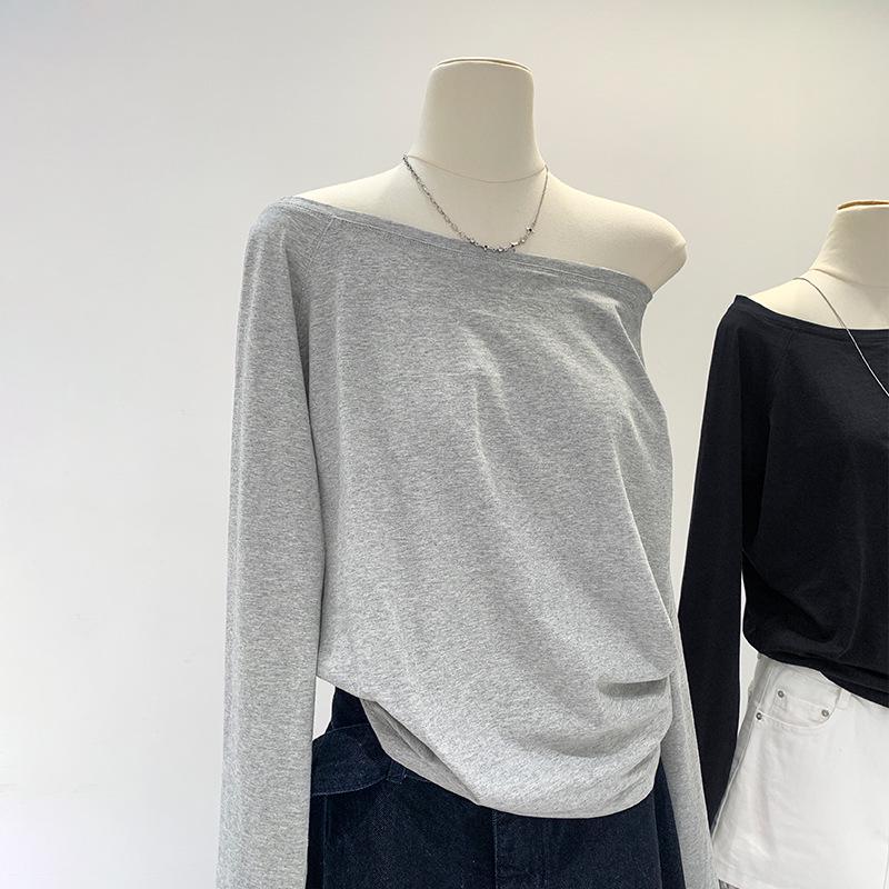 Women's Off-Shoulder Long-Sleeve Black Top - Autumn/Winter Loose Fit T-Shirt